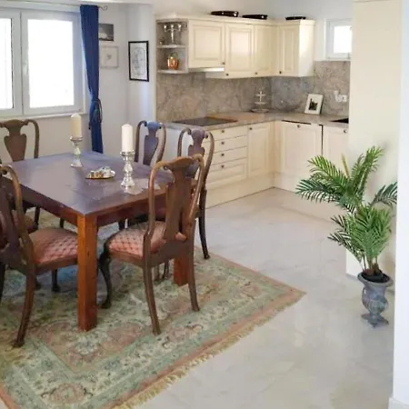 Apartment Appealing In With Shared Pool *