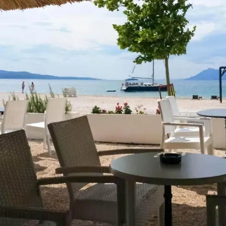 Appealing In With Shared Pool * Makarska