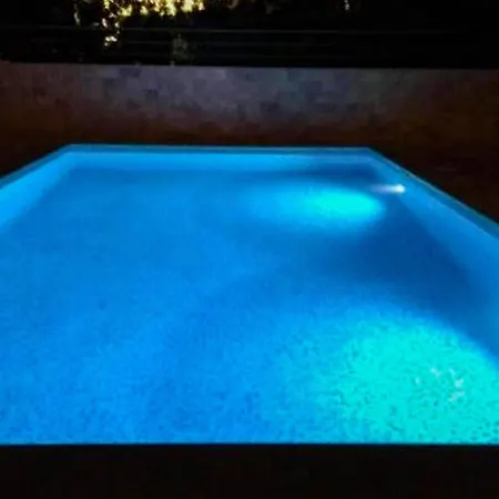 Appealing In With Shared Pool * Makarska