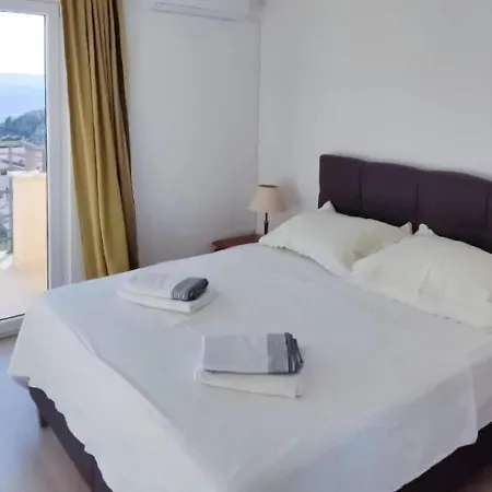 Appealing In With Shared Pool Apartment *