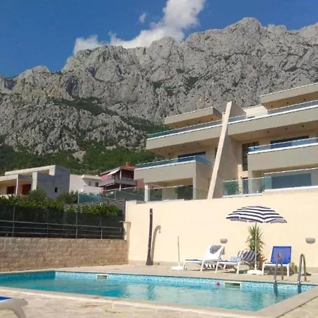 Apartment Appealing In With Shared Pool *