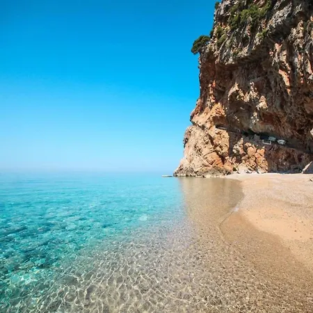 Appealing In With Shared Pool Makarska